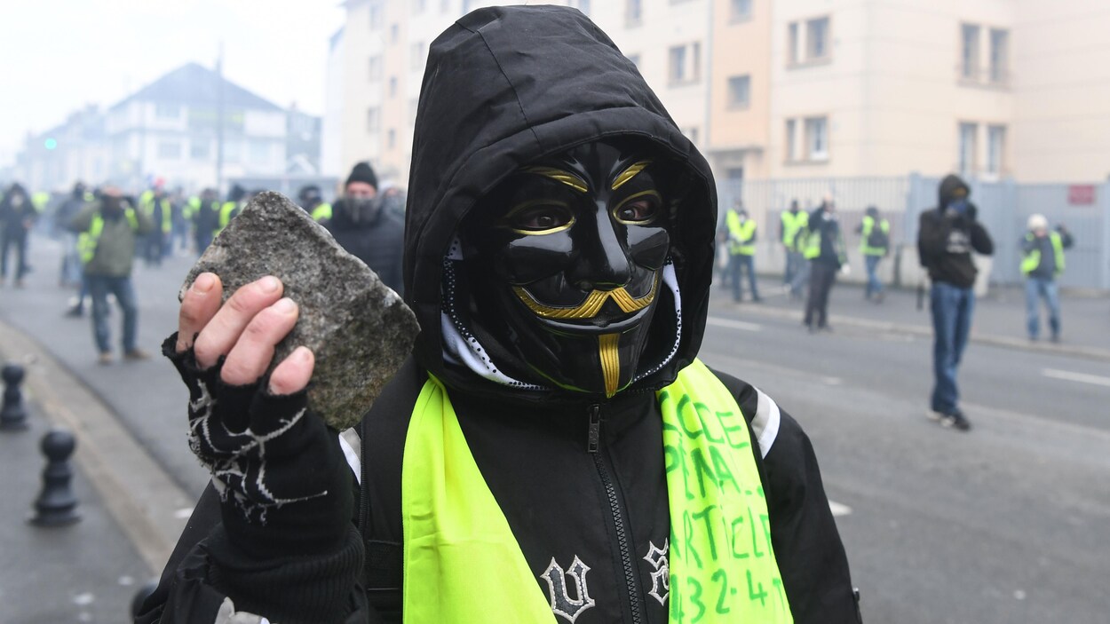 Des gilets jaunes ont pris les médias pour cible samedi lors de la neuvième semaine de mobilisation.