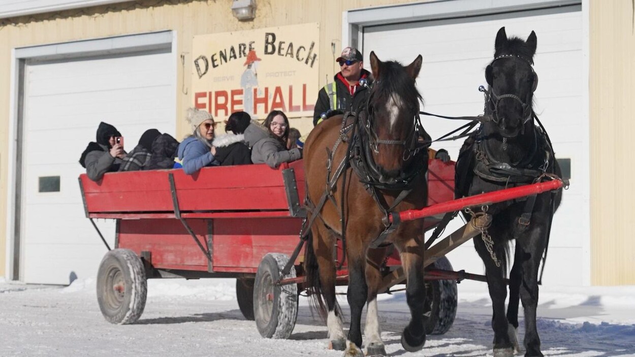 Le plaisir renaît des cendres durant un festival à Denare Beach, 8 mois après les feux