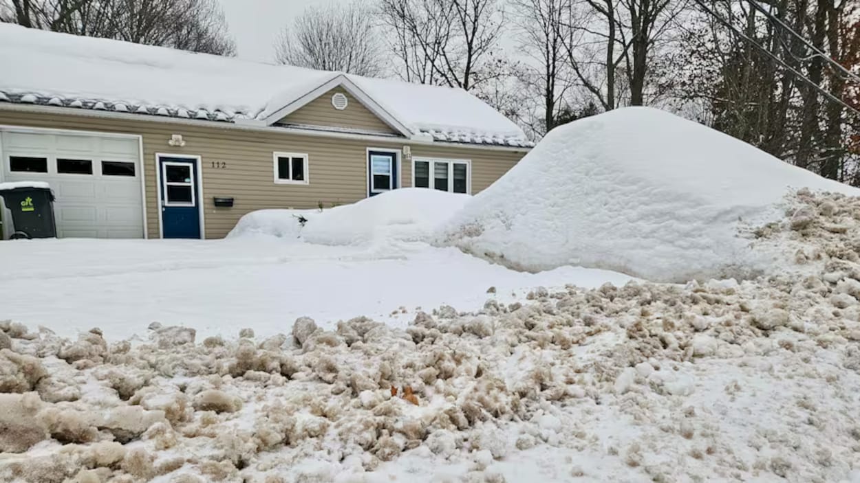 Sault-Sainte-Marie étudie le recours au privé pour déblayer les entrées résidentielles