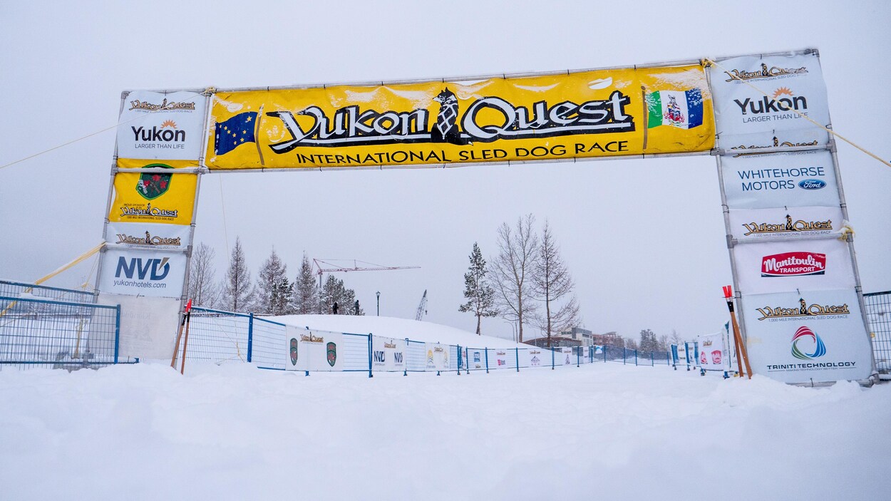 Grand départ de la course Yukon Quest Info RadioCanada