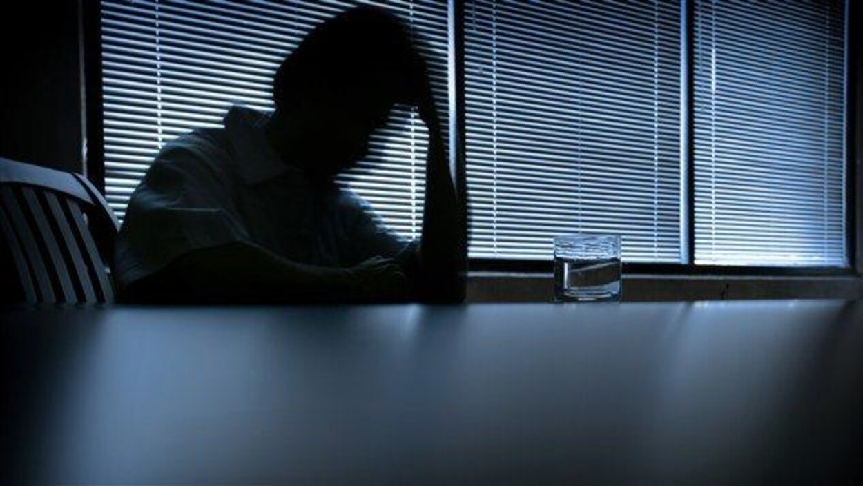 Quatre suicides sur cinq sont perpétrés par les hommes au Canada Quatre suicides sur cinq sont perpétrés par les hommes au Canada
