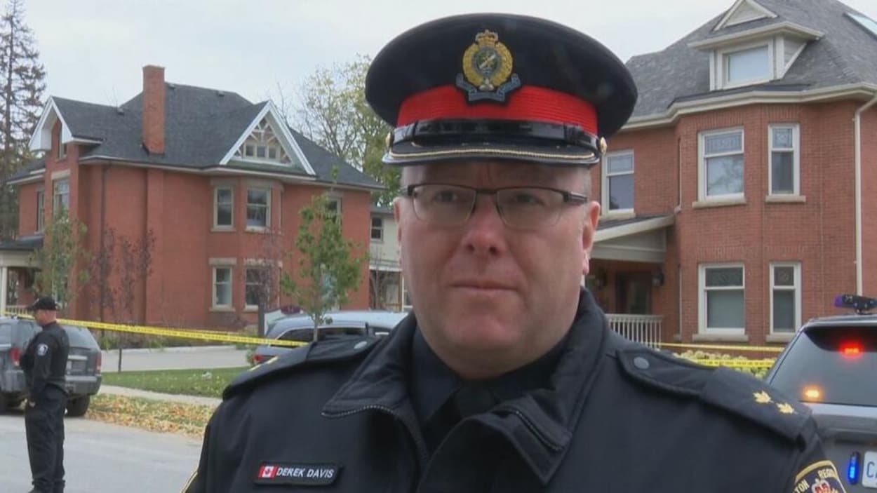 Un chef de police ontarien visé par une enquête criminelle