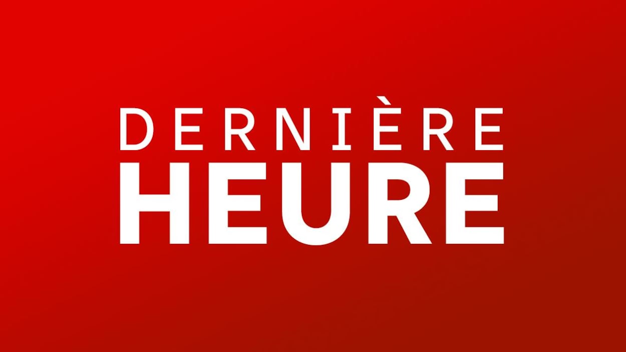 Dernière heure, écrit en grands caractères.