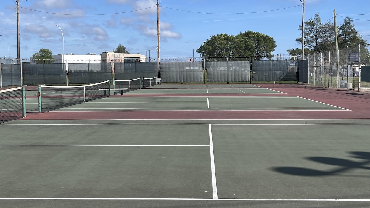 La destruction de terrains de tennis à Sept-Îles dénoncée