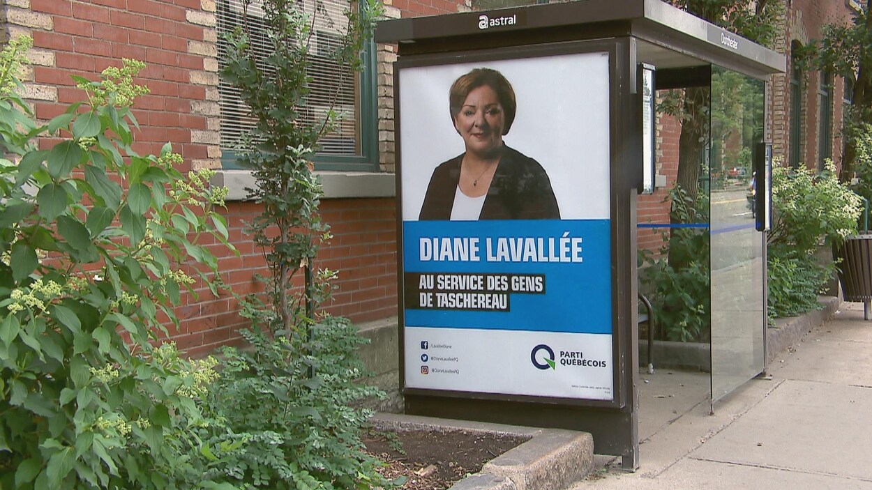 Le Parti québécois a lancé une campagne publicitaire sur des abribus pour faire connaître sa candidate de Taschereau, Diane Lavallée.