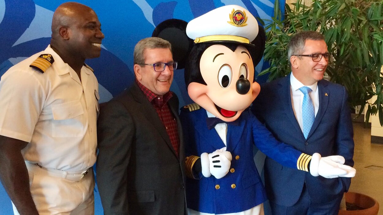 Le Disney Cruise Line s'arrêtera à Québec en 2018. Le Disney Cruise Line s'arrêtera à Québec en 2018.