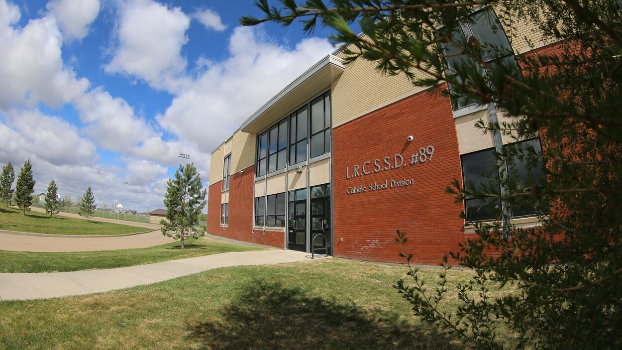 La Division scolaire catholique de Lloydminster La Division scolaire catholique de Lloydminster