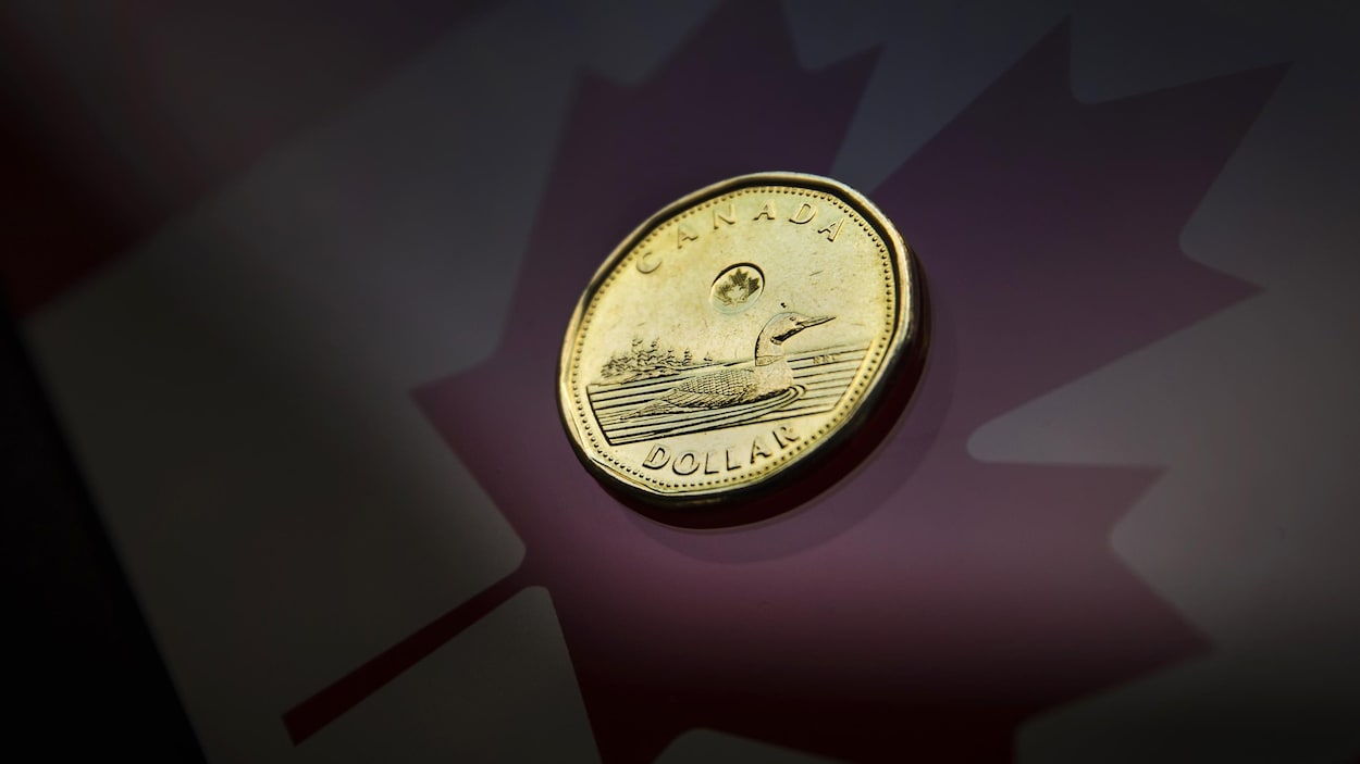 Un dollar canadien.