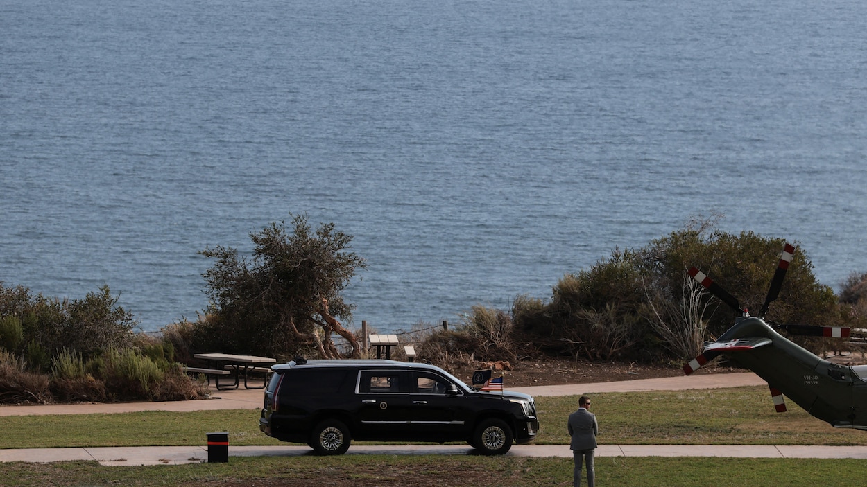 L’homme arrêté sur un golf de Trump accusé de possession illégale d’arme à feu