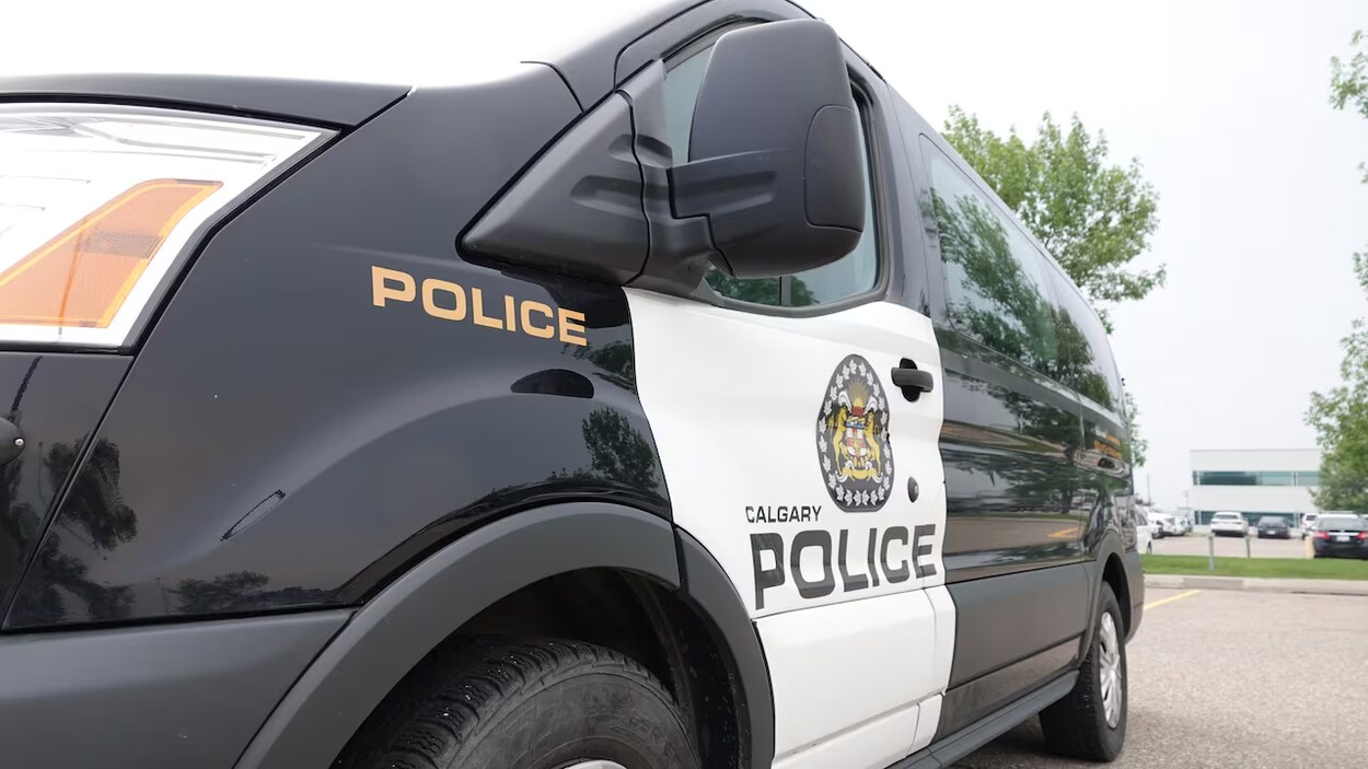 Un homme est détenu après que deux enfants ont été trouvés morts à Calgary