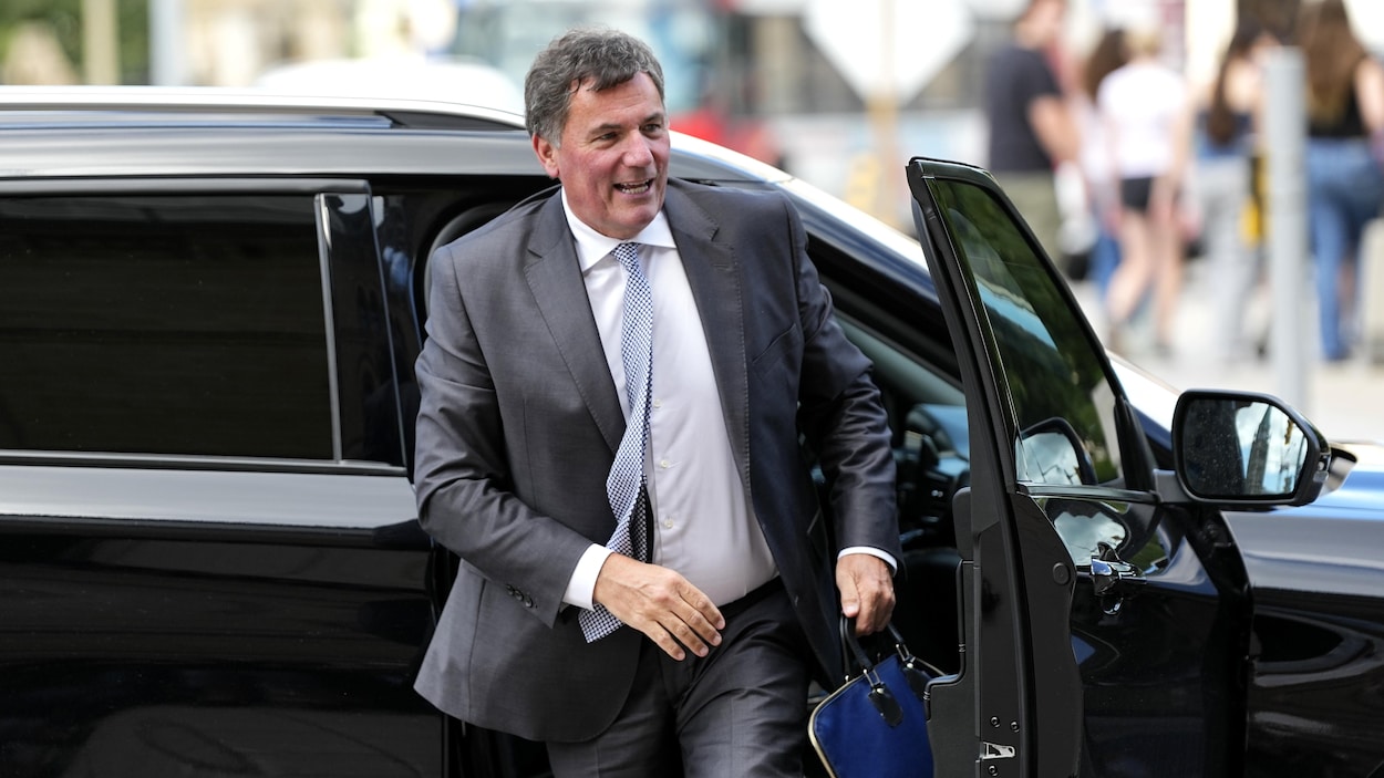 Dominic LeBlanc fait état d’une « longue et importante discussion » avec Jamieson Greer
