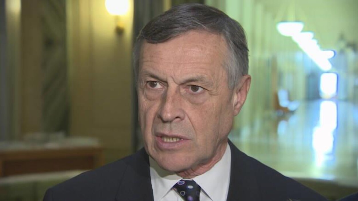Gros plan sur le ministre de la Justice de la Saskatchewan, Don Morgan.