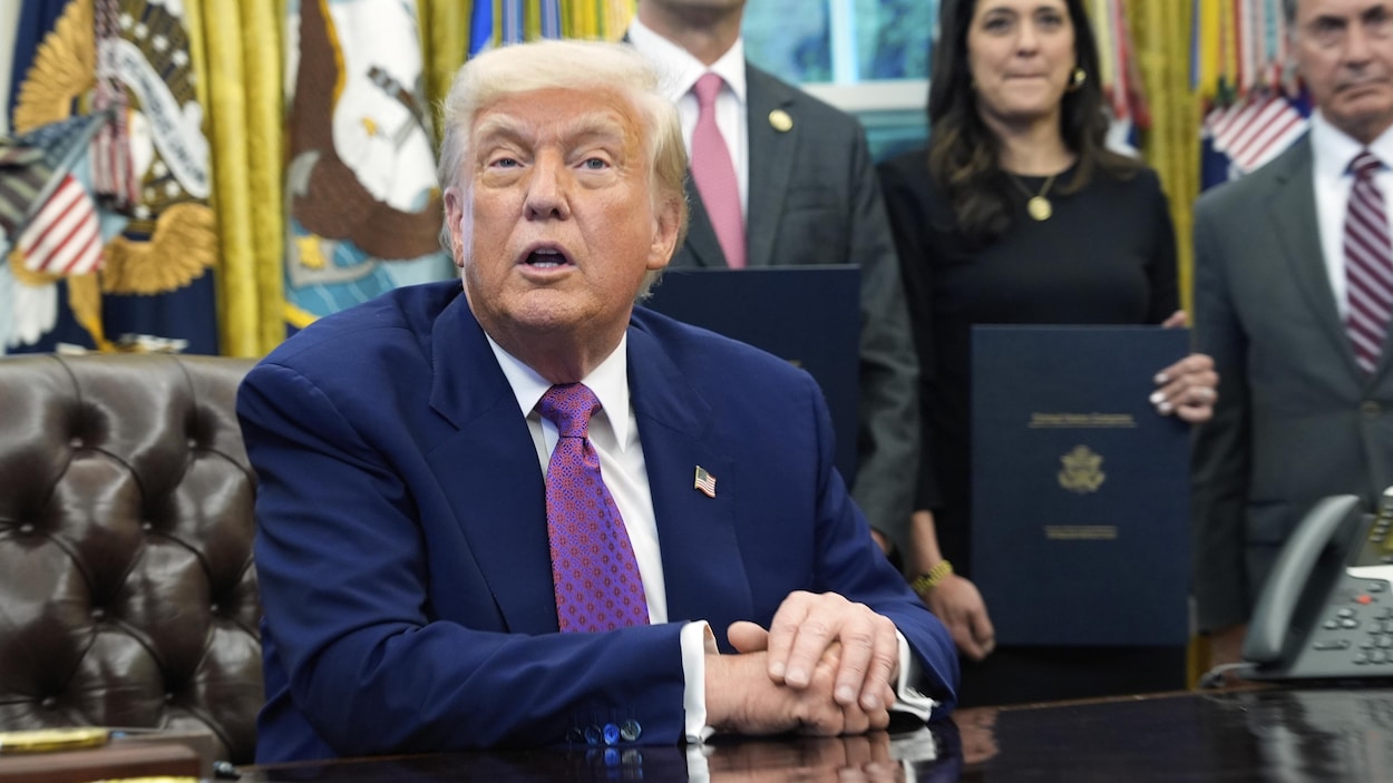 Donald Trump annonce un décret pour faire baisser les prix des médicaments  aux États-Unis | Radio-Canada