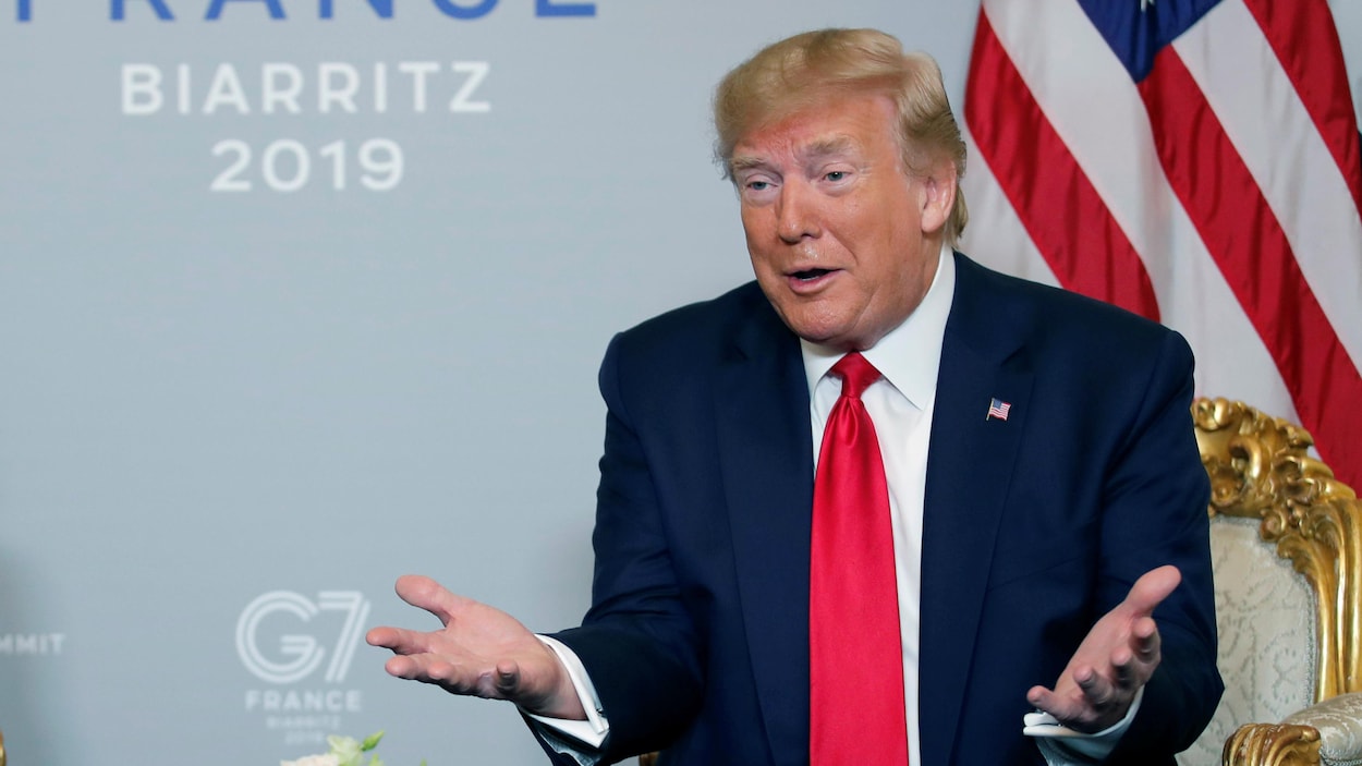 Le président Donald Trump s'adresse aux médias.