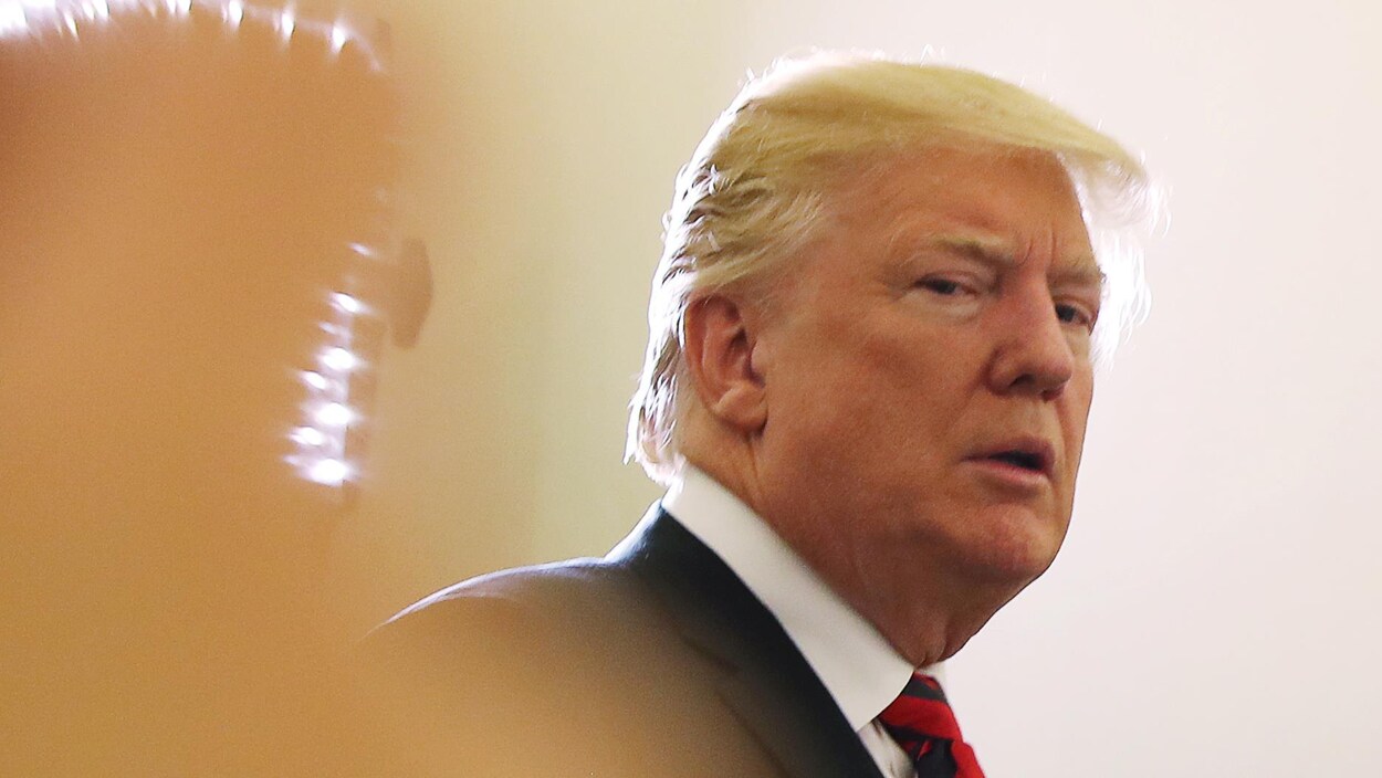 Le président américain Donald Trump a rencontré le premier ministre de Singapour, Lee Hsien Loong, le lendemain de son arrivée dans la cité-État.