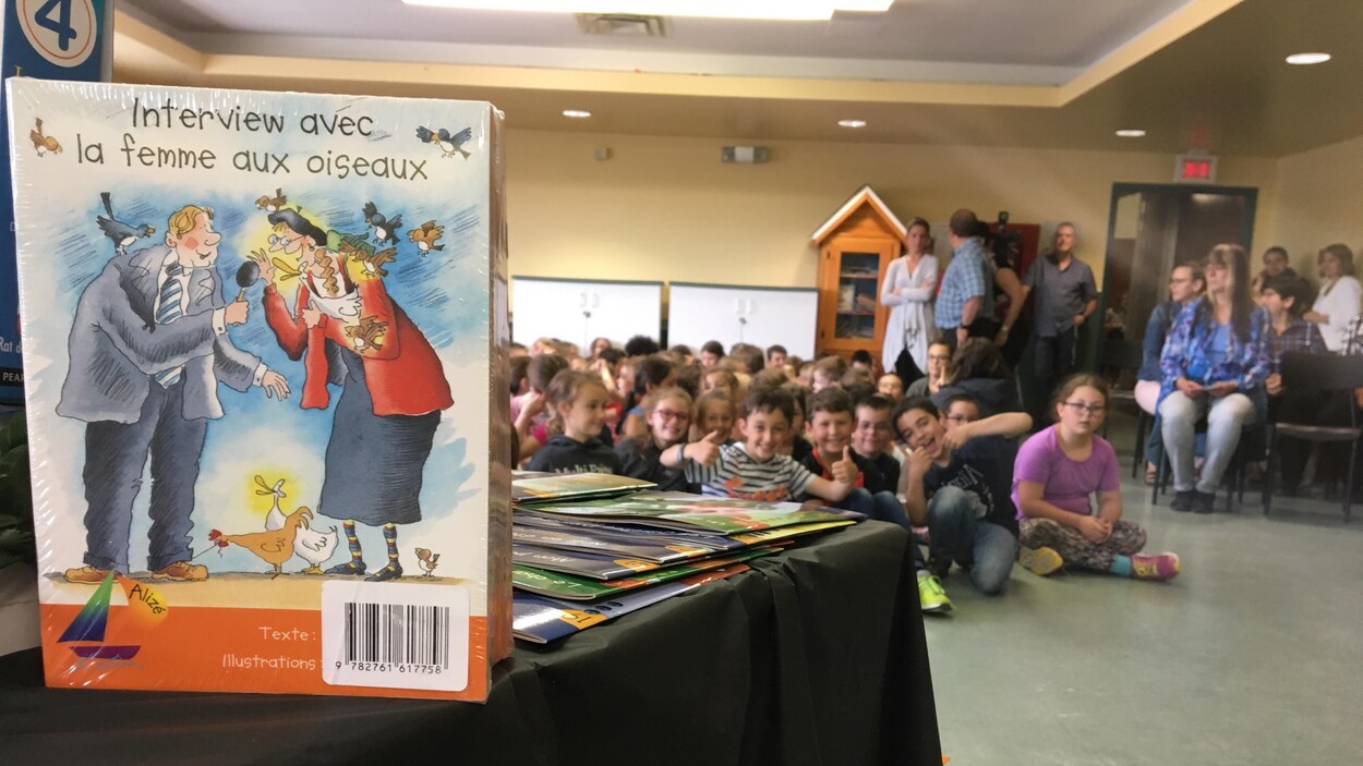 Des dons ont été faits à l'école primaire de Granada. Des dons ont été faits à l'école primaire de Granada.