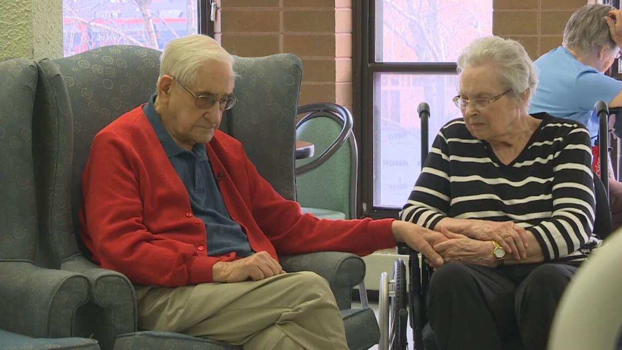 Apres 71 Ans De Mariage Un Couple Manitobain Est Separe Contre