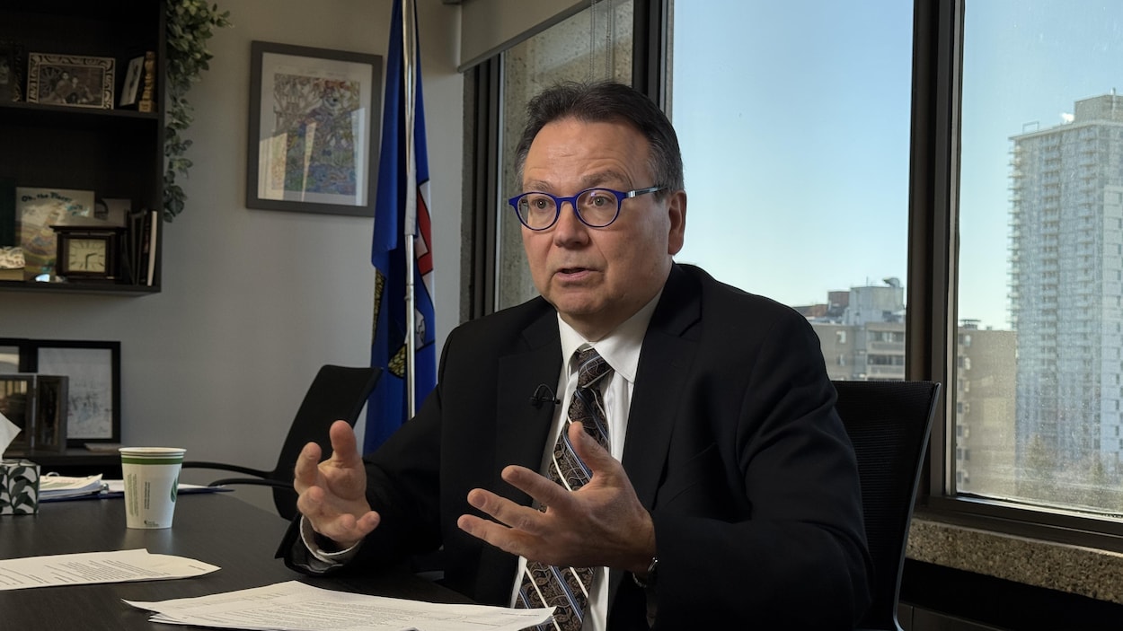 Le vérificateur général de l’Alberta terminera son mandat sans finir son rapport sur AHS