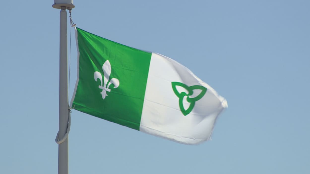 Le drapeau franco-ontarien. Le drapeau franco-ontarien.