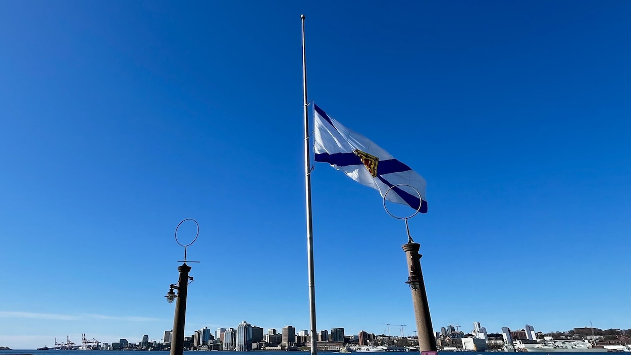 Les Néo-Écossais rendent hommage aux victimes de la tuerie de Portapique