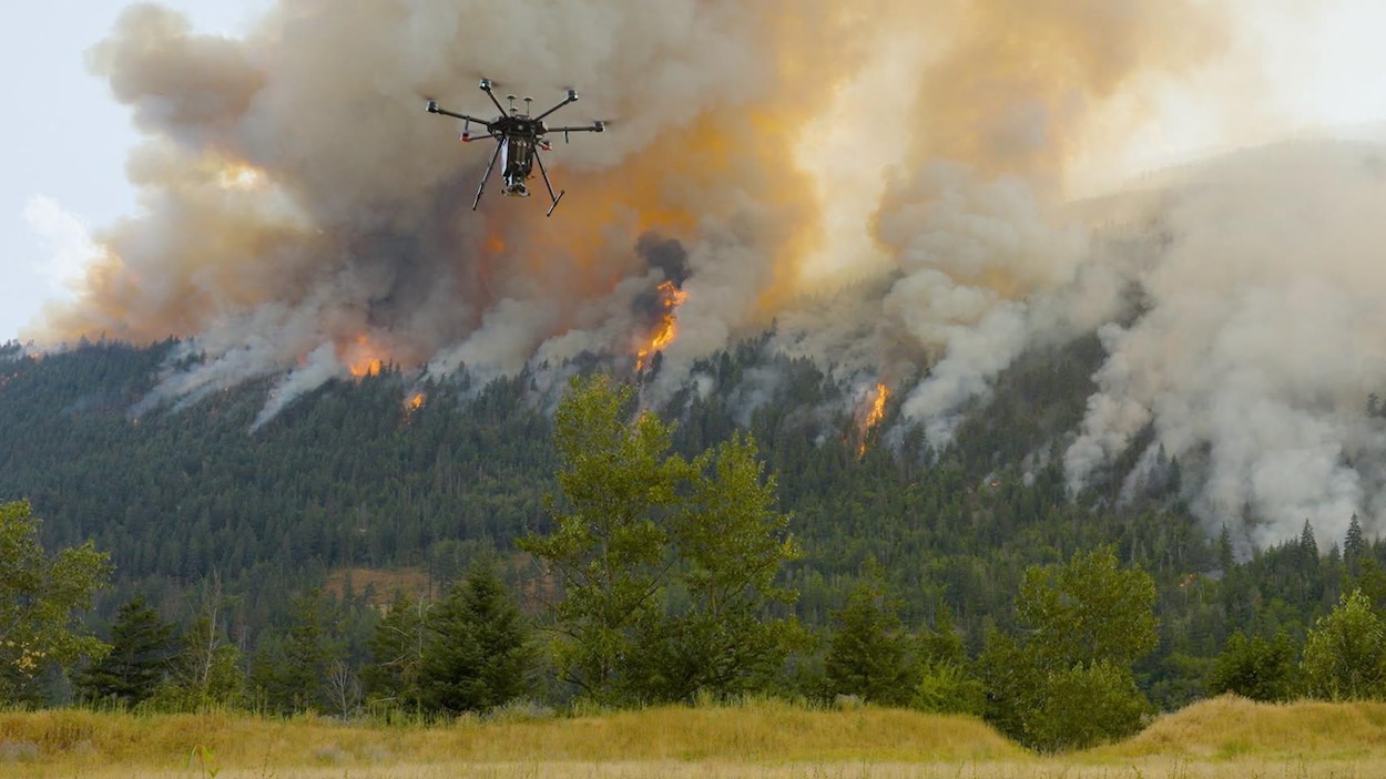 Voici comment BC Wildfire a utilisé un drone contre un feu de forêt