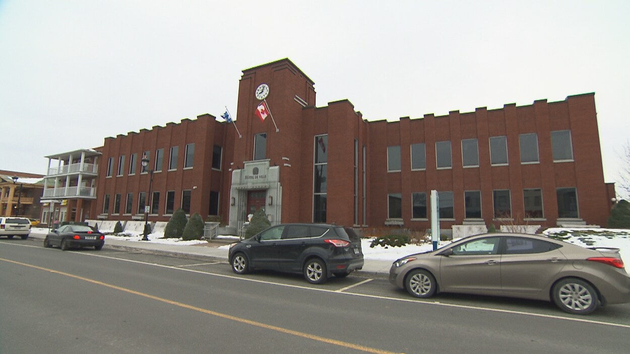 L'hôtel de ville de Drummondville.