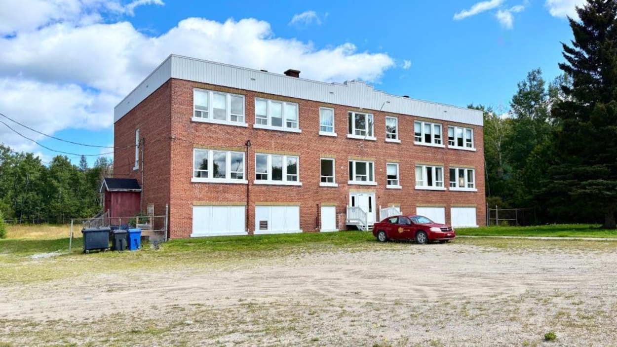 Une école à vendre et de l’espoir pour l’eau potable à Belleterre