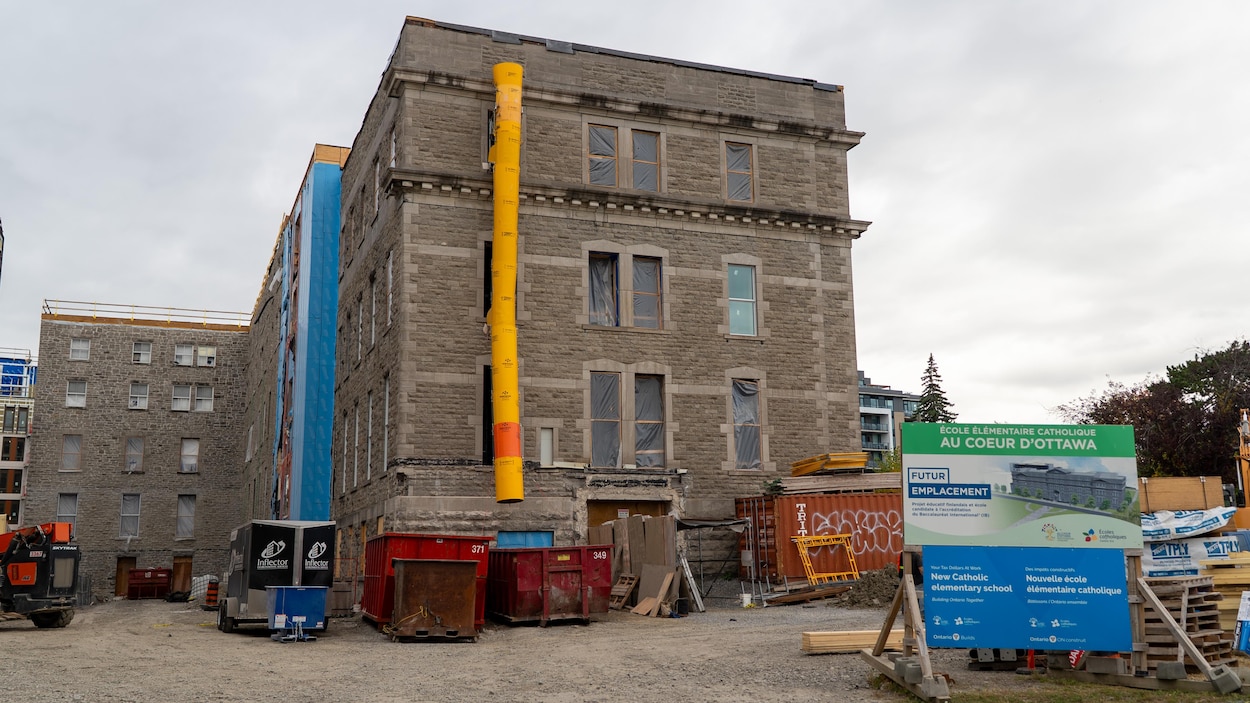 Une poursuite pour accélérer la rénovation d’une école francophone