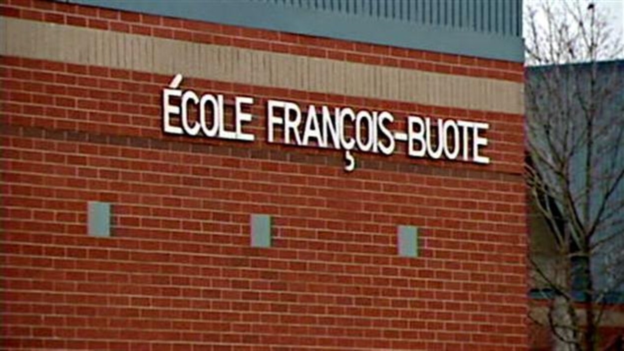 Ils sont 15 élèves à recevoir leur diplôme secondaire de l'école François-Buote cette année.