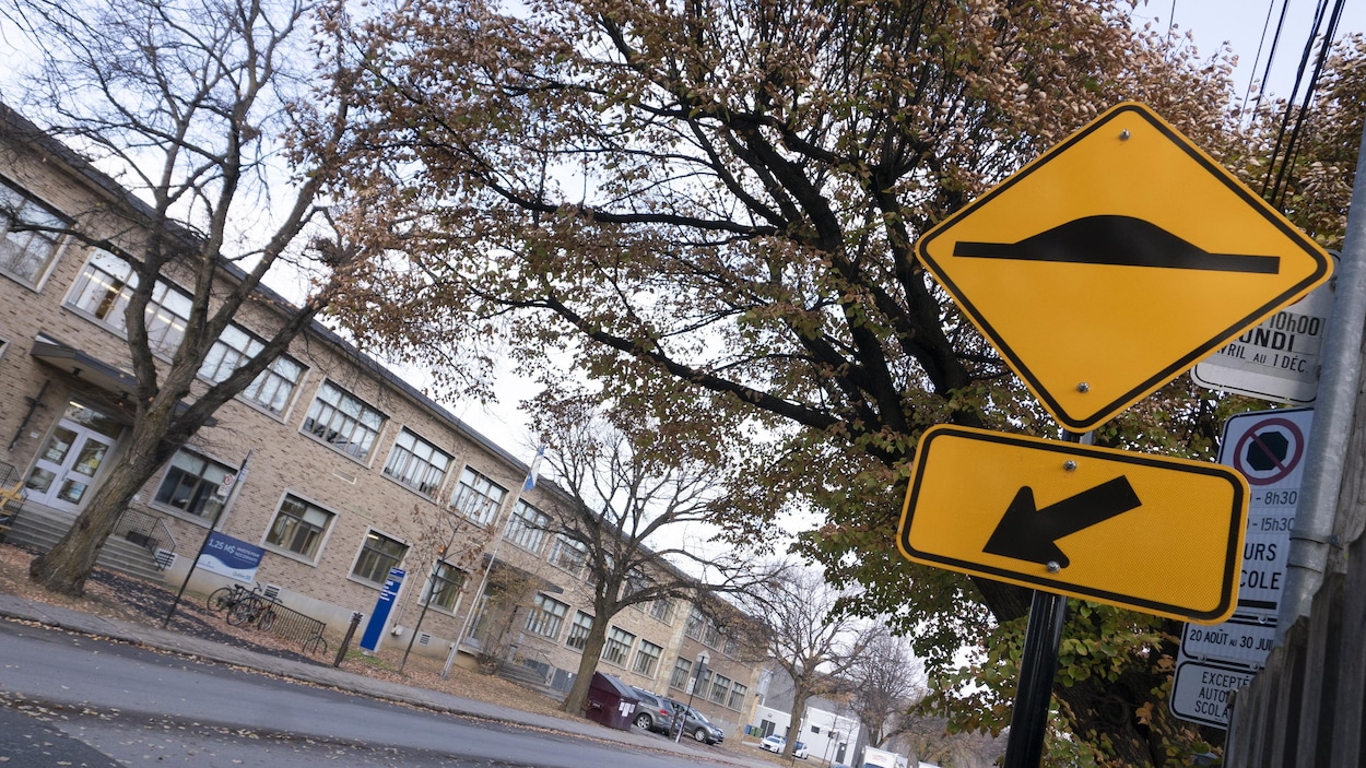 « Objet suspect » : Une menace non fondée provoque l’évacuation de deux écoles à Montréal