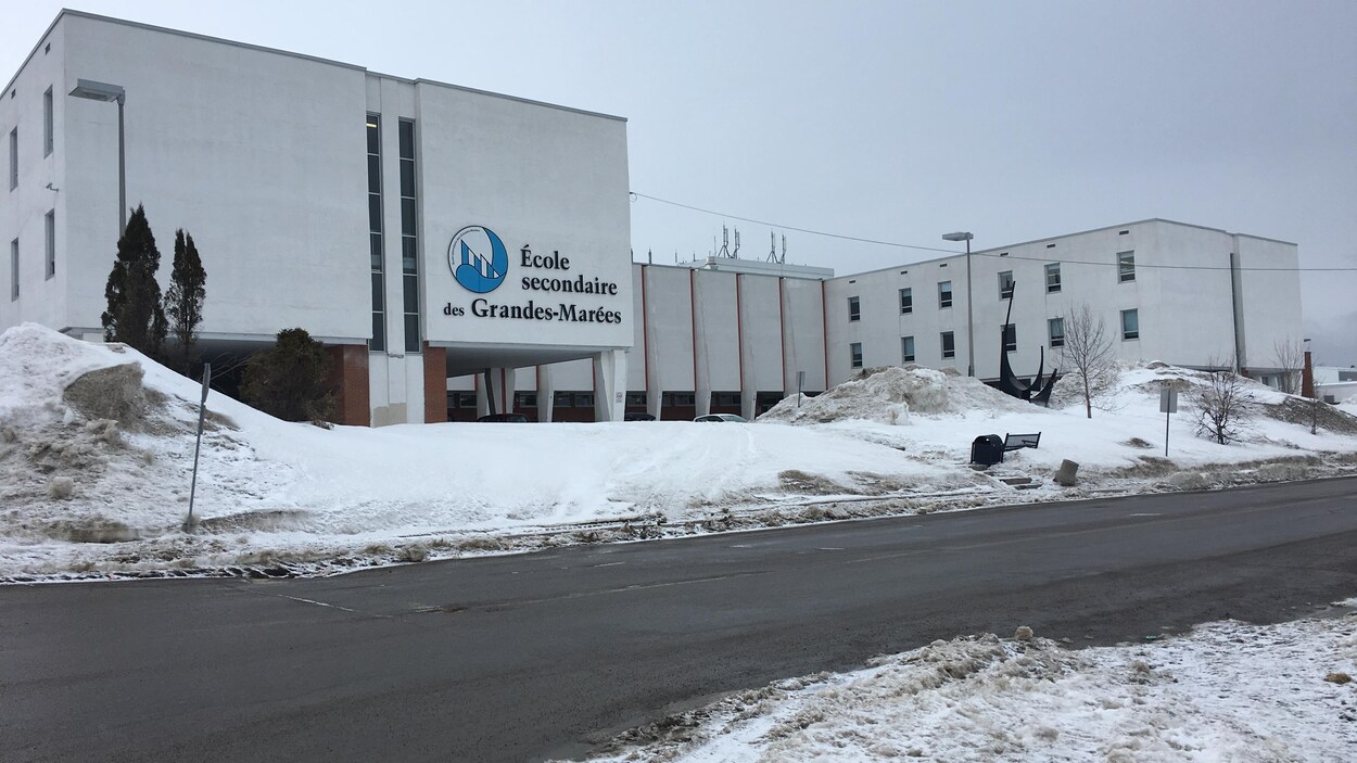 Les enseignants suspendus à l'École secondaire des GrandesMarées