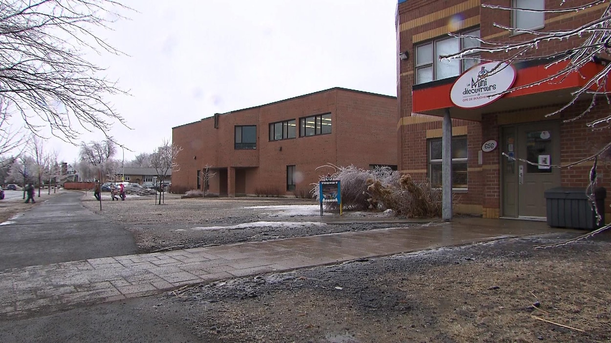 Vue extérieure de l'école Les Jeunes Découvreurs