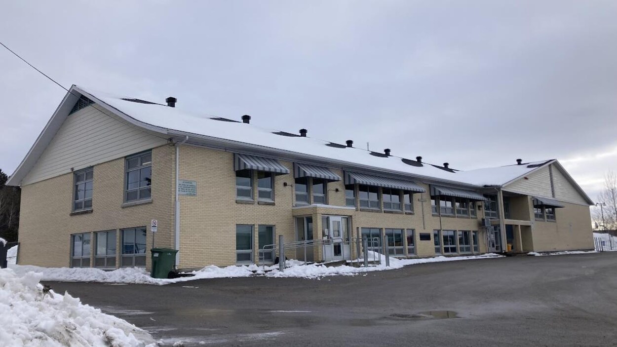 L'école La Morelle l'hiver.