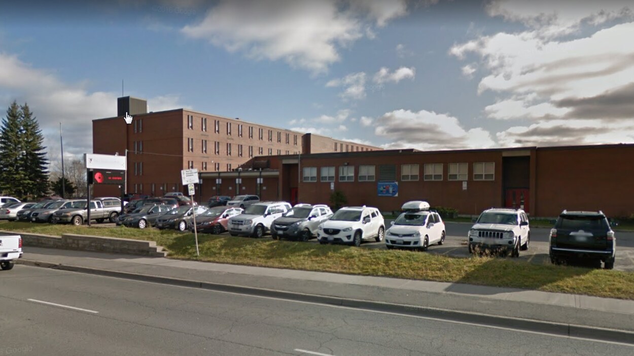 L'école secondaire Macdonald-Cartier pourrait-elle changer de nom?