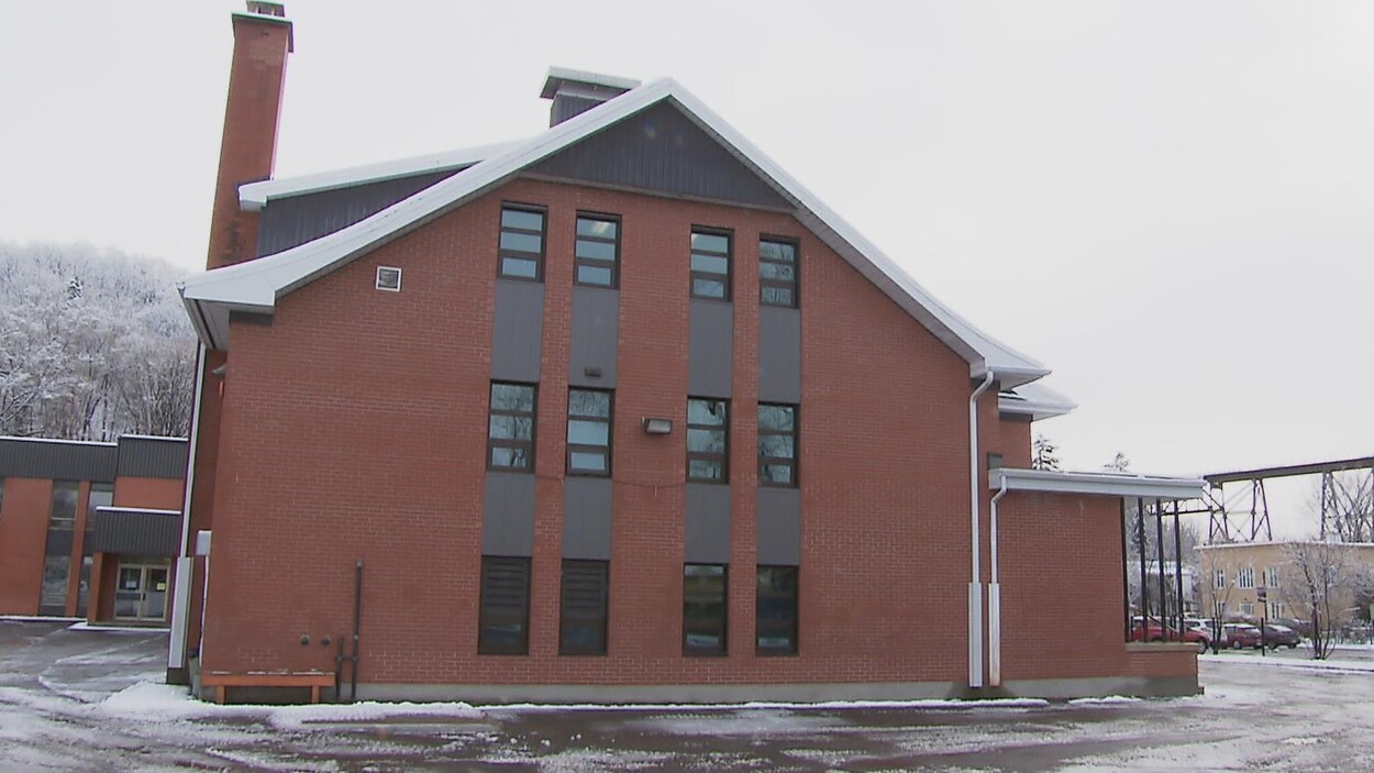 L'école Marguerite-D'Youville située dans le secteur de l'usine Anacolor.