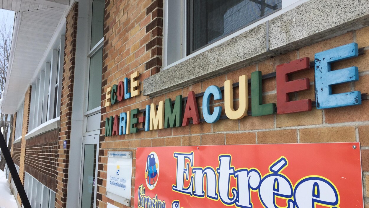 La façade de l'école primaire Marie-Immaculée de Maskinongé. La façade de l'école primaire Marie-Immaculée de Maskinongé.