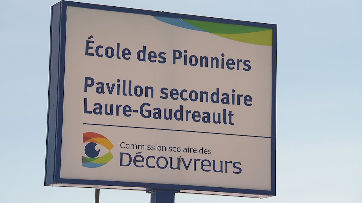 Une affiche de l'École des Pionniers de Saint-Augustin-de-Desmaures