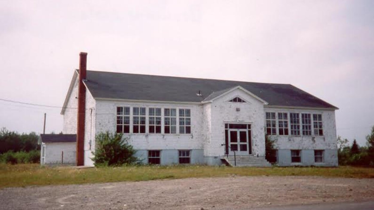 La vieille école de PontLafrance est démolie, mais les souvenirs ne