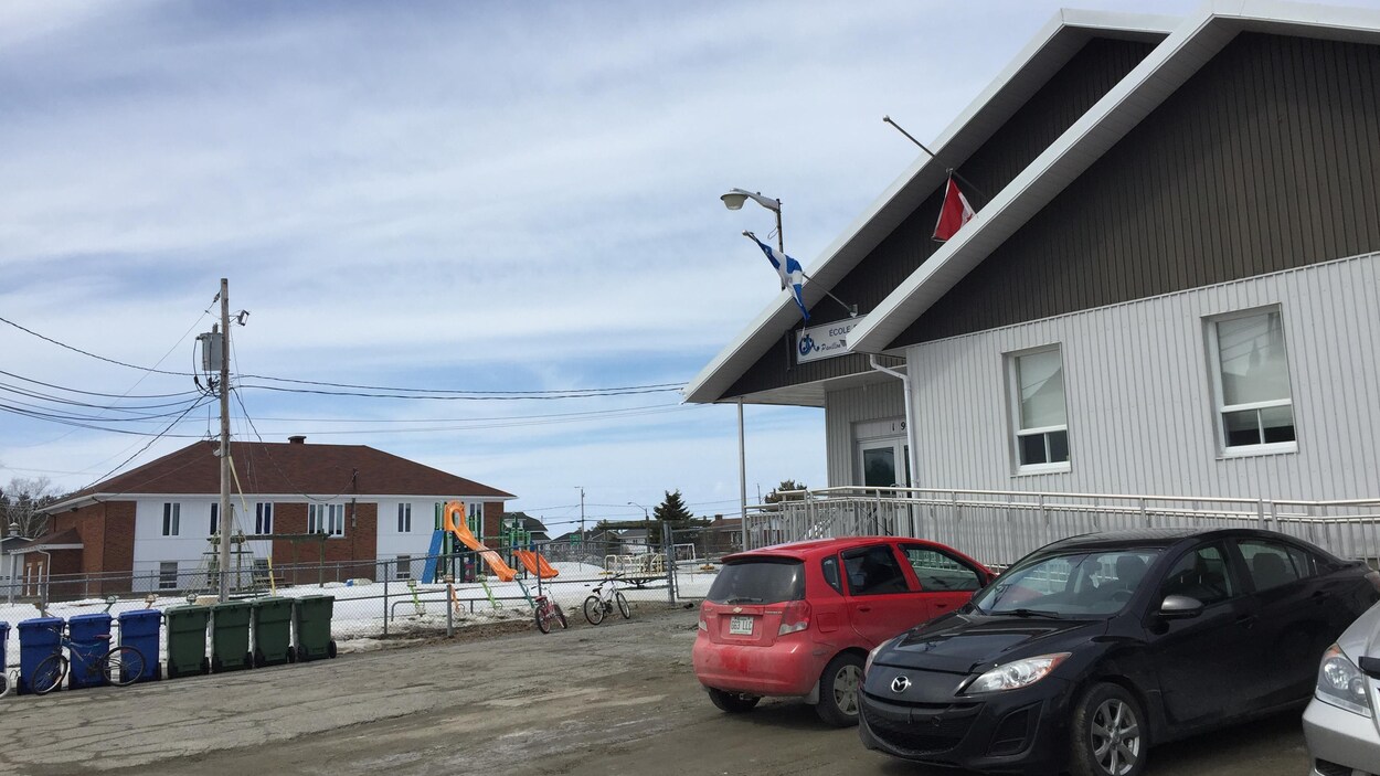 La toiture de l’école de SainteGermaineBoulé doit être réparée