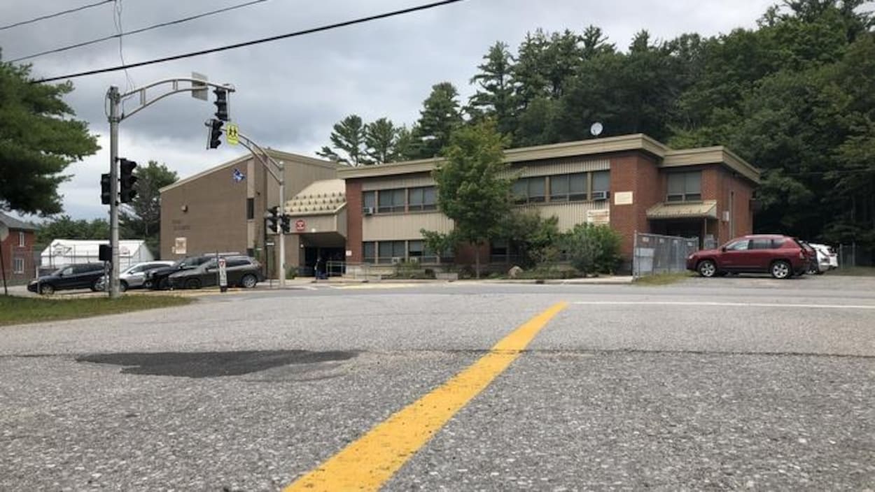 L'École Sainte-Élisabeth en été.