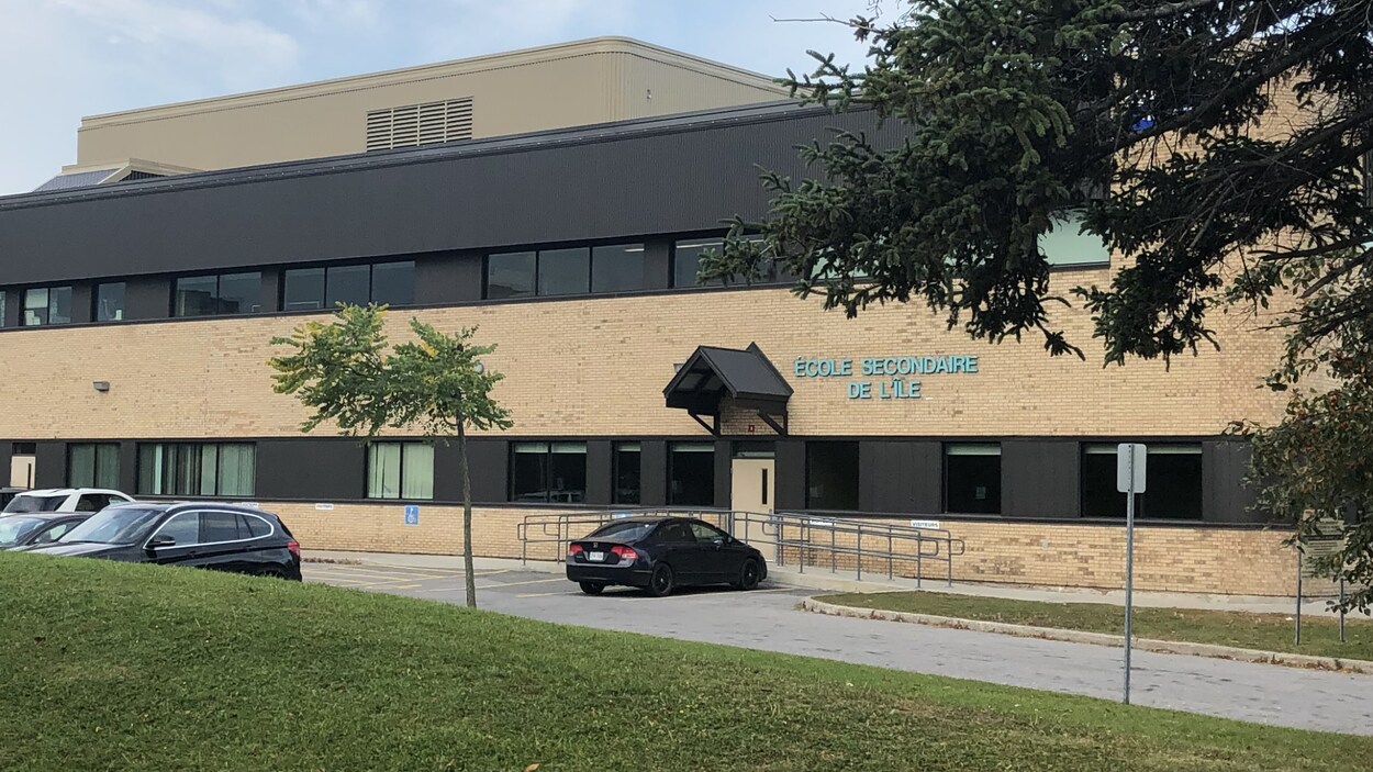 COVID19 des cas dans 6 écoles de Gatineau Coronavirus Radio