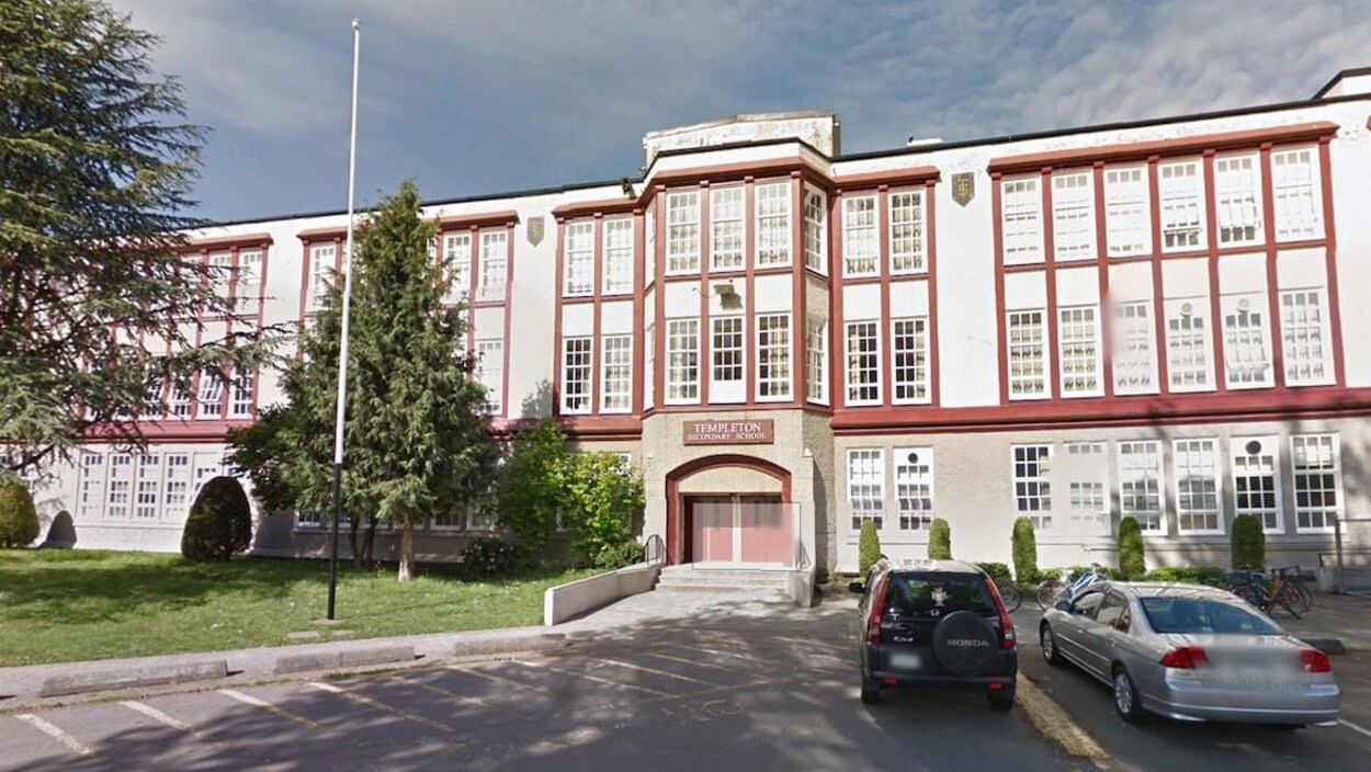 Plan large de l'École secondaire Templeton.