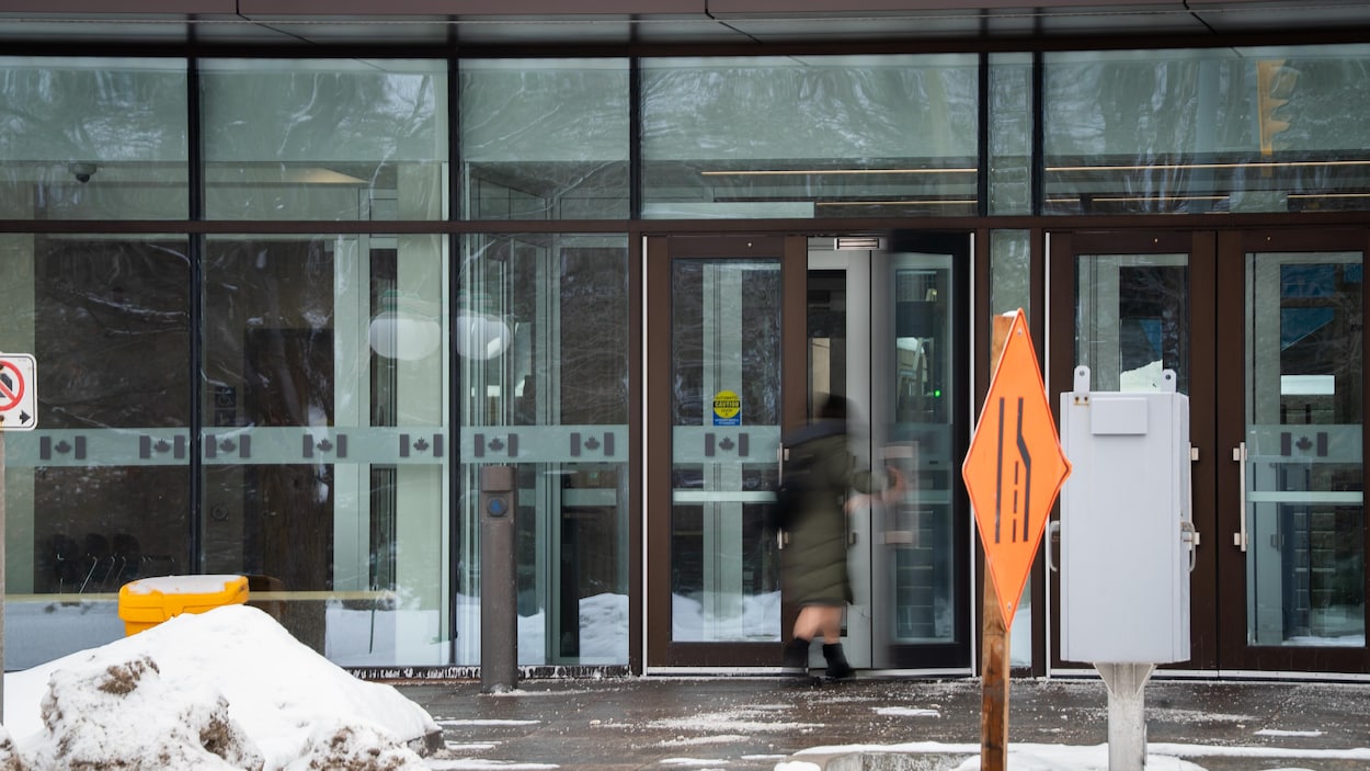Fin du télétravail à temps plein : des fonctionnaires fédéraux contraints de démissionner