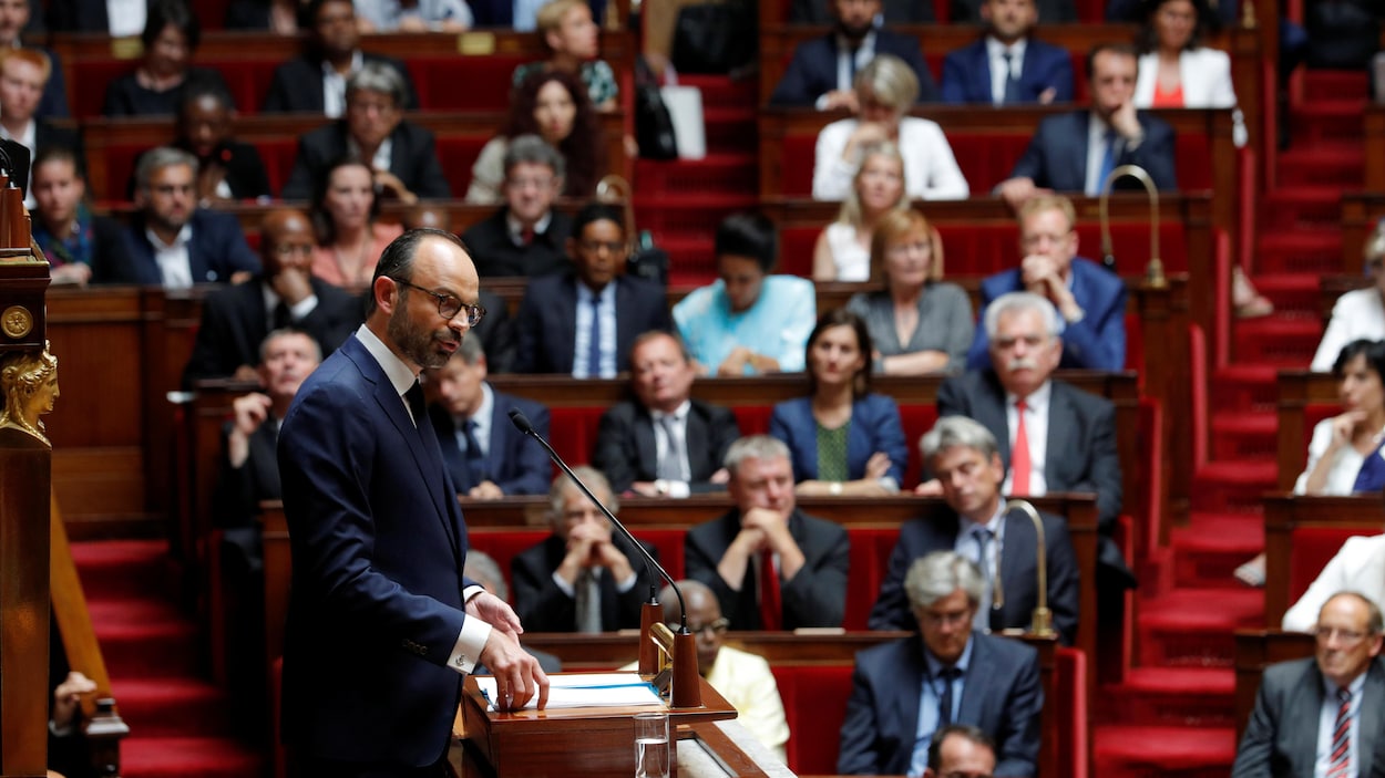 Le premier ministre Édouard Philippe s'adresse aux parlementaires français.