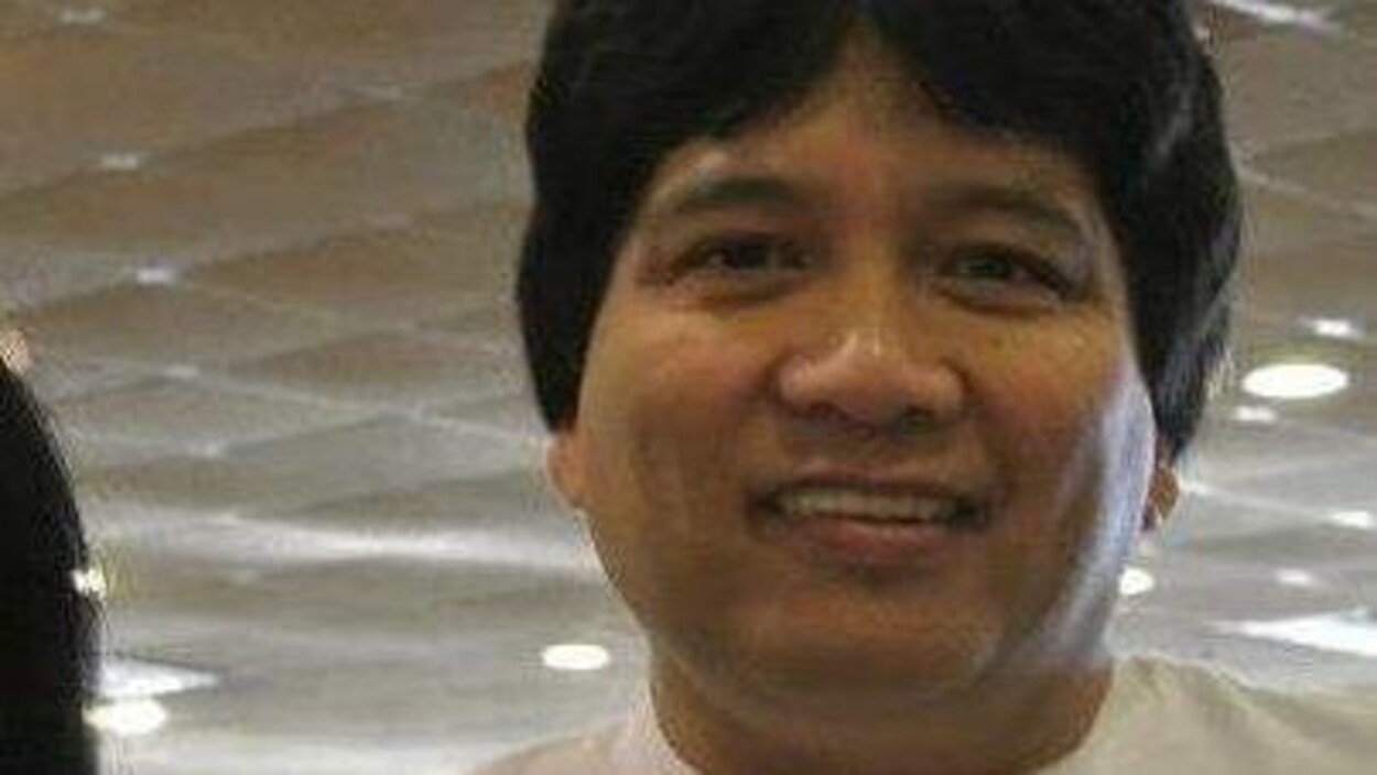 Eduardo Balaquit souriant.