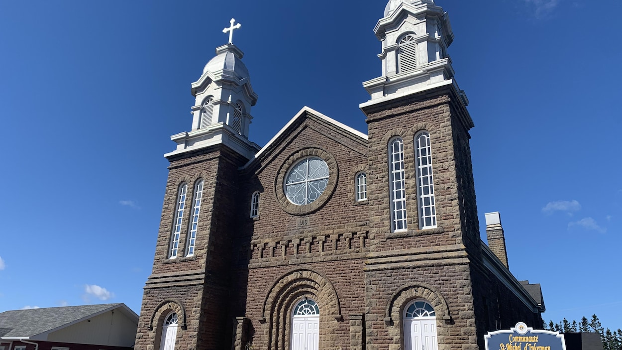 L’église d’Inkerman ne manque pas d’argent, contrairement à d’autres, grâce à une friperie