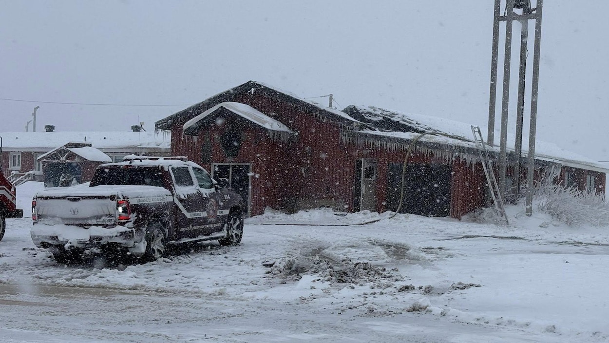 Un individu « arrêté » en lien avec un incendie survenu à l’église de Matimekush-Lac John