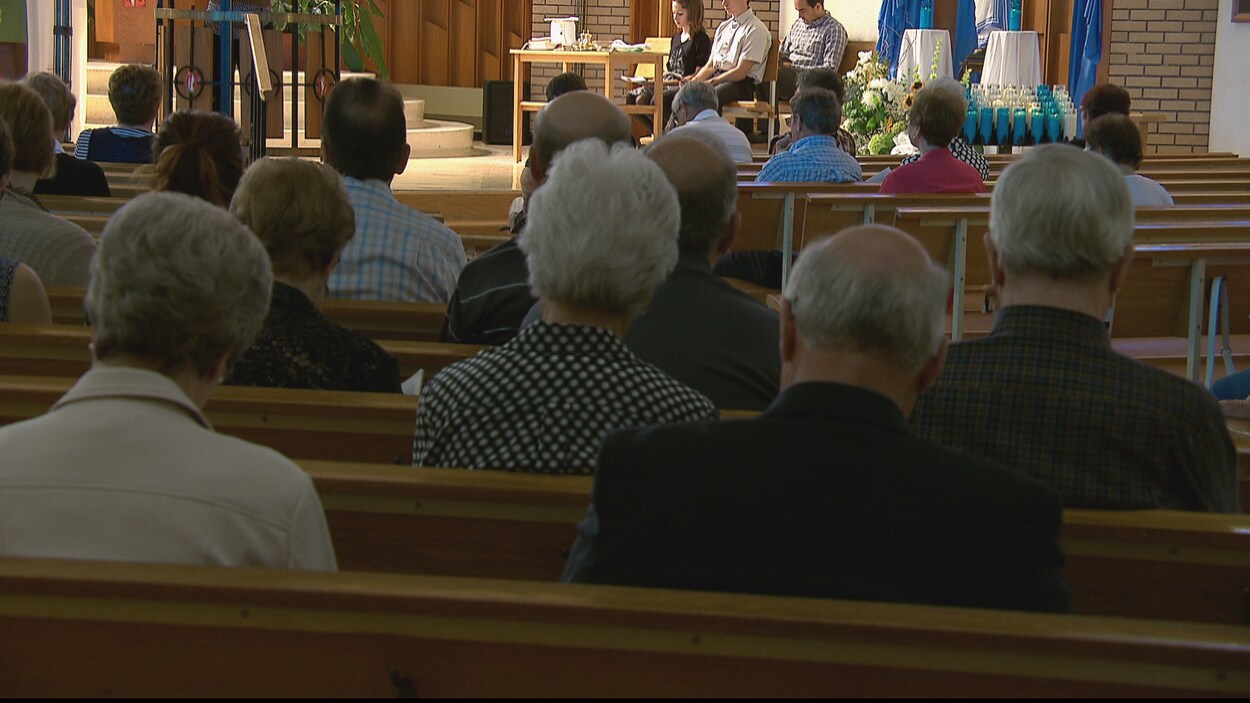 À titre comparatif, au Québec, au moins 600 personnes ont été victimes d'agressions sexuelles de la part de membres de l'Église, selon le Comité des victimes de prêtres. Toutes proportions gardées, les 200 victimes reconnues par l'Église en Acadie représentent trois fois et demie plus de cas.