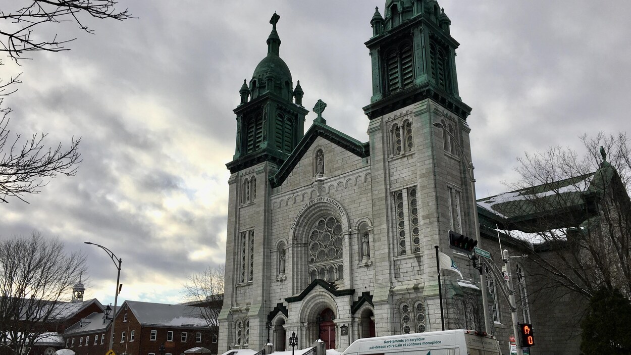 Une église en hiver