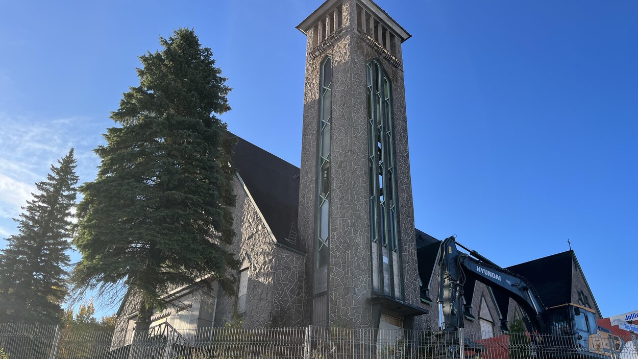 Les travaux de démolition s’amorcent à l’église SaintJoachim Radio